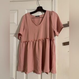 NWOT, Heimish V-neck baby doll ruffled detail size medium, pink in color